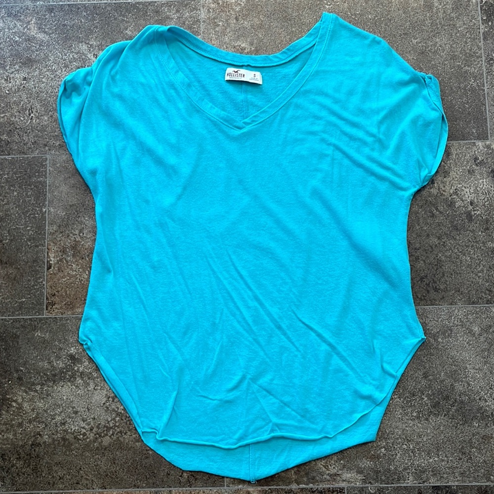 Hollister Off The Shoulder Tee. Small.